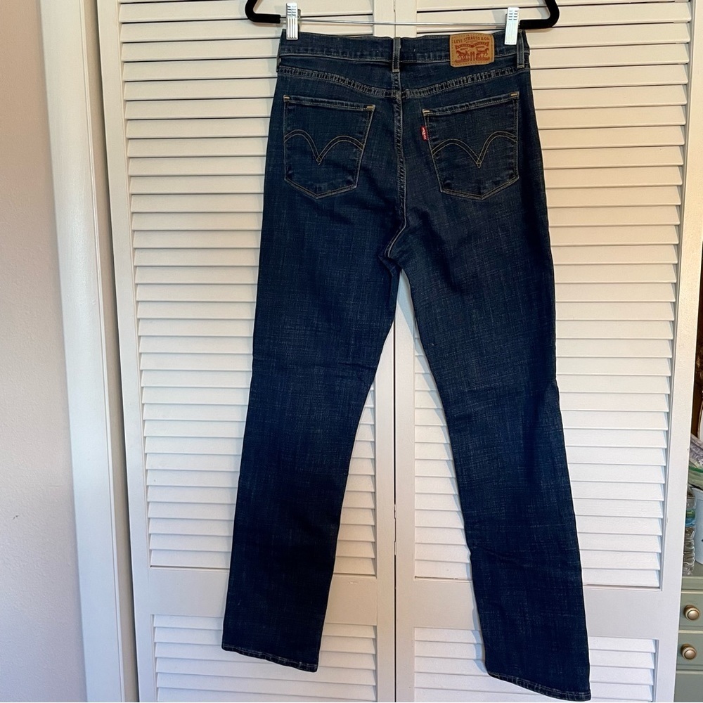 Levi Straight Leg Jeans - Picture 5 of 7